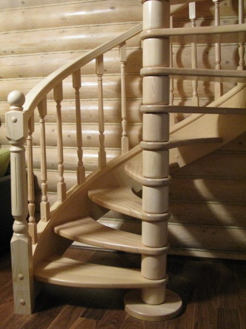 деревянная лестница из березы