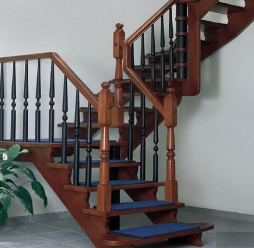 деревянная лестница из березы