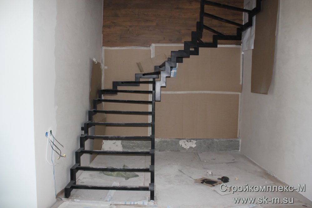Изготовление и монтаж металлокаркаса лестницы в Тюмени