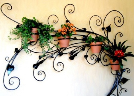 подставка для цветов на стену