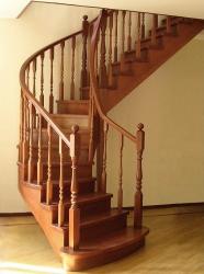 деревянная винтовая лестница